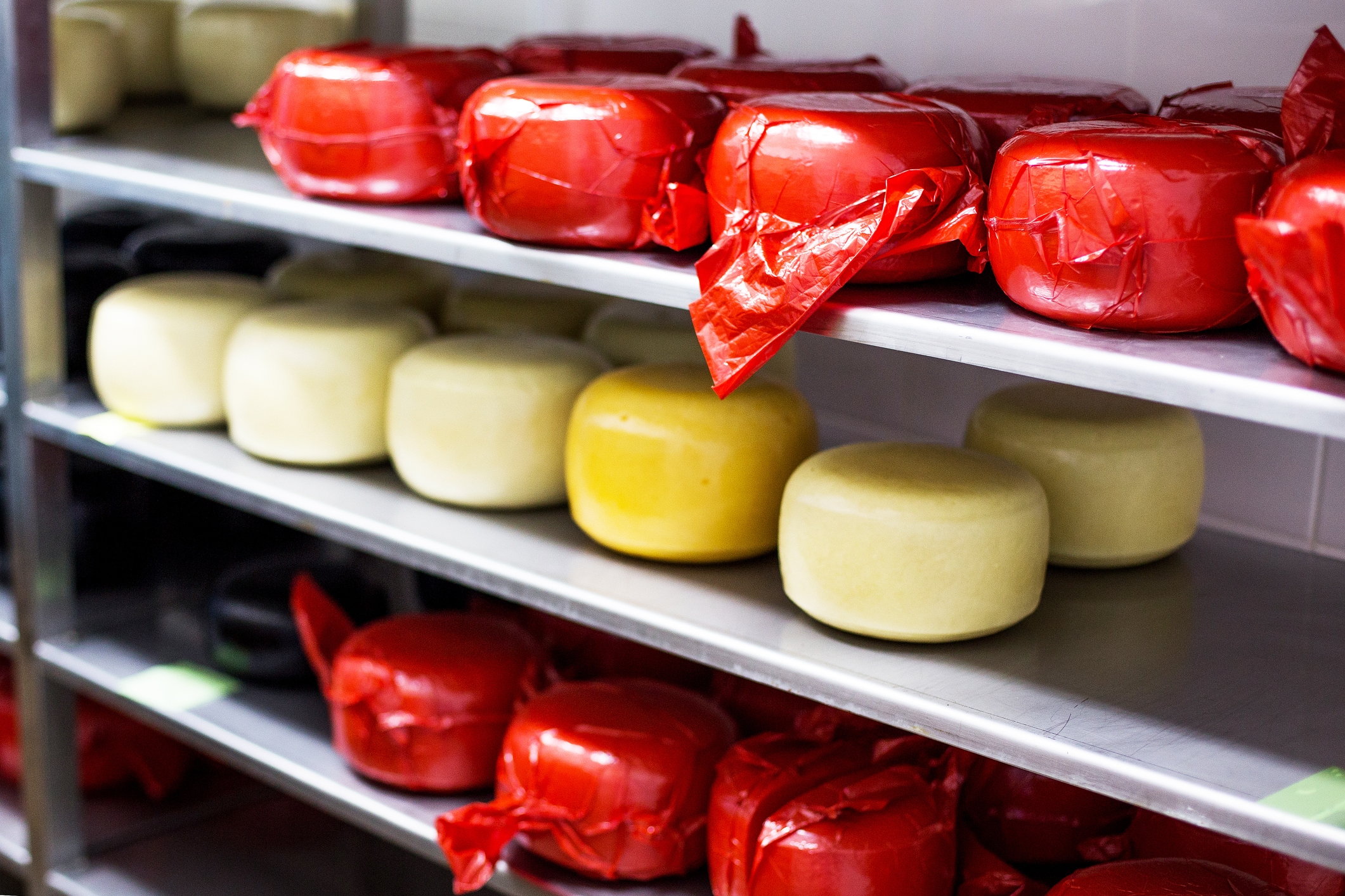 Cheese wheel packaging shelf storage